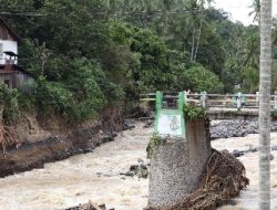 Di Hadapan Sungai yang Membesar, Pemerintah Berpacu Mengamankan Warga Sumpur