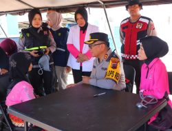 Polres Pesisir Selatan Gelar Bakti Kesehatan untuk Korban Banjir di Bayang