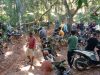 Semangat Gotong Royong Masyarakat Peladang Punggasan Timur Perbaiki Jalan Labuang-Air Singkarak